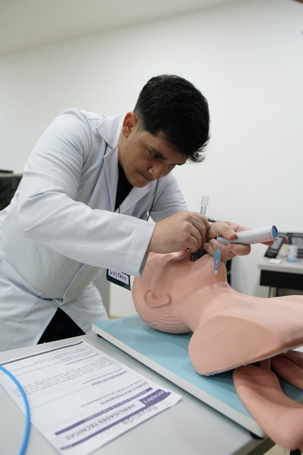 Treino de manobra clínica seguindo o padrão da banca INEP
